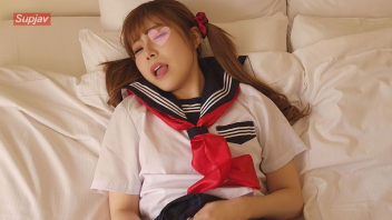 หนังโป๊AVจีนมาใหม่ FC2-PPV-2405580 นักเรียนสาววัยละอ่อนลีลาอมควยอย่างเสียวxxx โดนดิลโด้แหย่หีจนดิ้น แล้วยัดกระเจี๊ยวยาวกระซวกหีเย็ดท่าหมามิดด้ามจนน้ำหีทะลักล้นรู