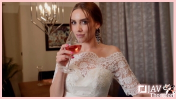 หนังโป๊ฝรั่งซับไทย AVฝรั่ง LuxuryGirl เจ้าหญิงแอบหนีงานแต่ง Runaway Bride มาแอบเย็ดเล่นชู้ให้คนแปลกหน้ากระแทกหีซอยสดให้ โดนควยใหญ่ๆกระแทกปากจนน้ำเกือบแตก ก่อนโดนจับแหกหีชมพูๆ ซอยไม่ยั้งจนน้ำควยแตกคารูเยิ้มๆ